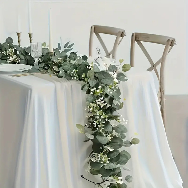 Künstliche Eukalyptus-Girlande in Grün als hängende Pflanzendekoration für Hochzeiten und Wanddekoration - Bild 1
