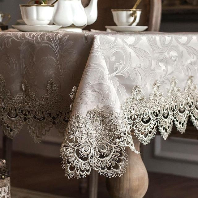 Tischdecke Little Gray Europe von A Family Of Home Textiles, bestickte runde Tischdecke mit Kissenbezug-Set, Farbe Grau/Beige, Durchmesser: 80 cm - Bild 1