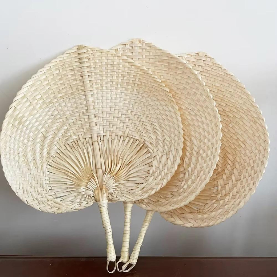 Handgeflochtener Fächer aus Palmblatt und Rattan von IeongmanSDF in Beige - Bild 4