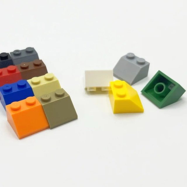 Monkey Man 20 Stück Dach 2x2 Fliesenbausteine Hang 45 Grad in Gelb und Bunt/Mehrfarbig als kreatives DIY-Nachfüllpack für Baupartikel-Spielzeug - Bild 1