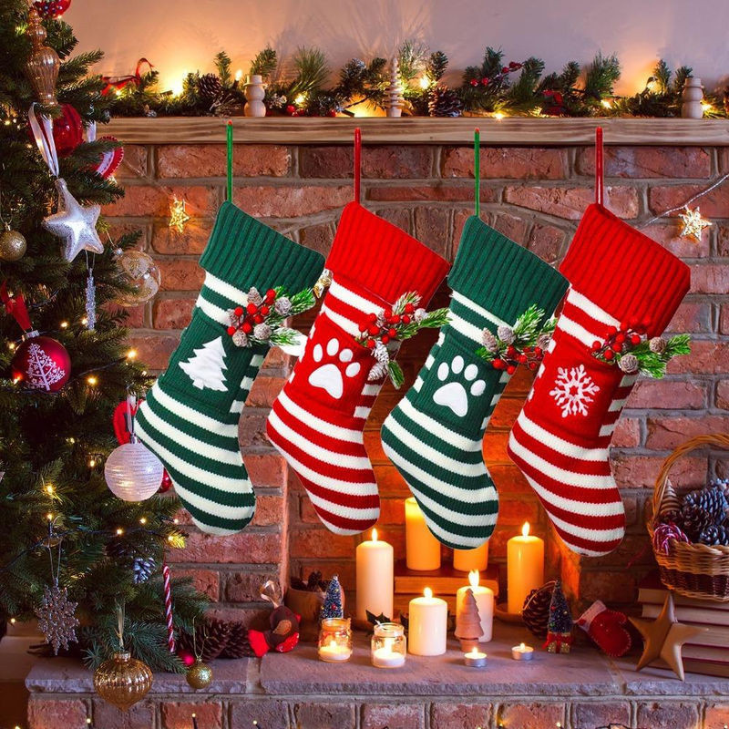 Binchi Keji Travel Weihnachts-Hängeornament aus Textil mit Katzenmotiv und Streifenmuster in Mehrfarbig - Bild 1