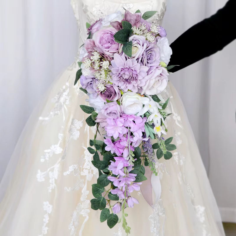 Yannew Boho Brautstrauß mit künstlichen Rosen im Wasserfall-Design, Farbe: Rosa und Weiß-Grau - Bild 2