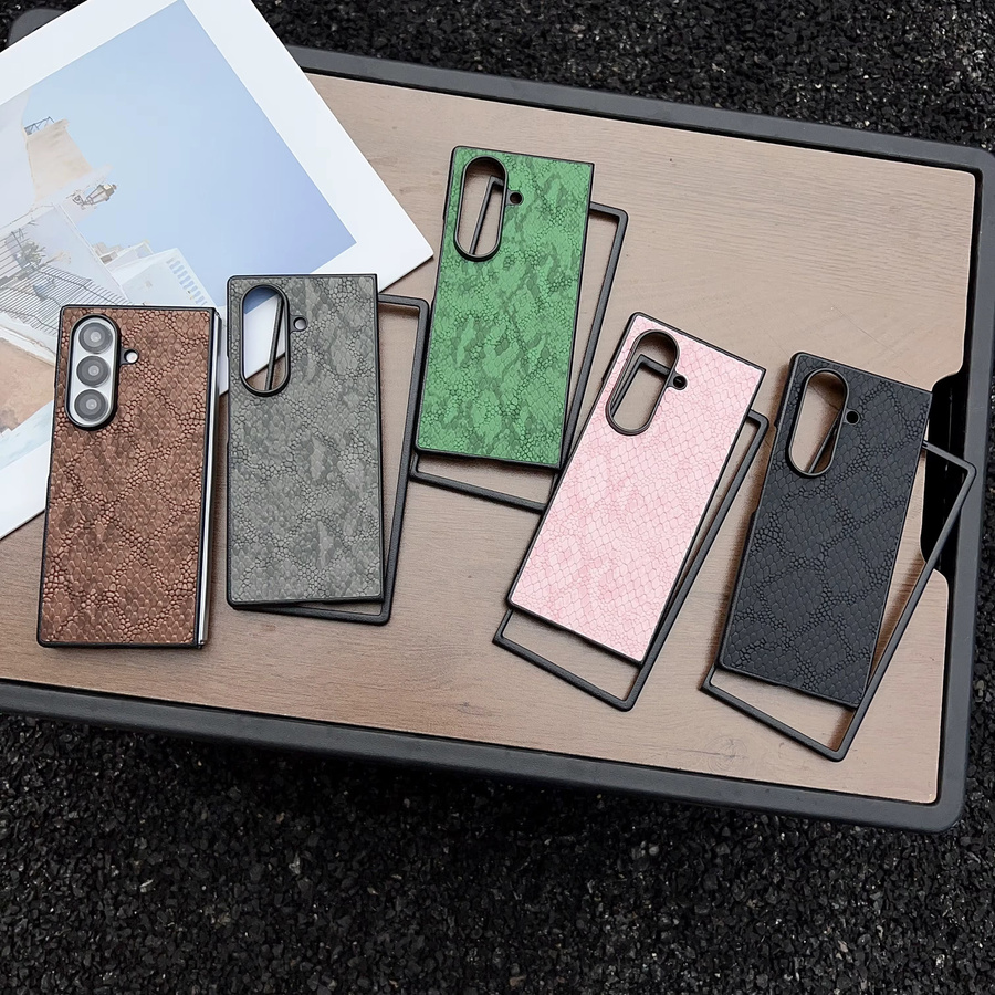 Luxus Business Retro Handyhülle mit 3D Schlangenleder Muster aus PU Leder für Samsung Galaxy Z Fold 4, Z Fold 5, Z Fold 6 und Z Fold 7 mit stoßfester Rückseite - Bild 2