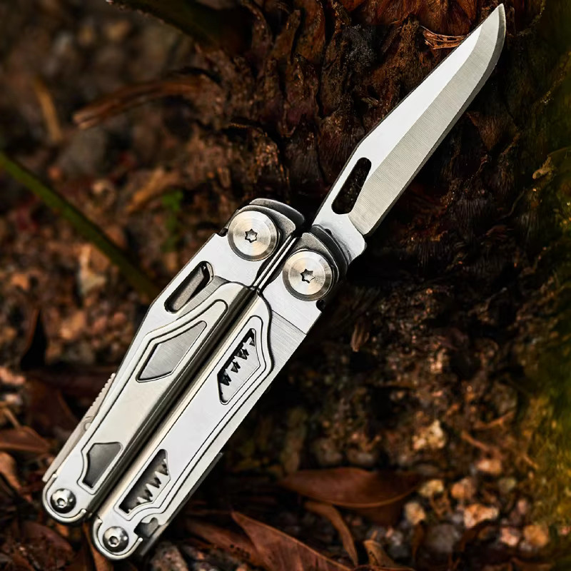 Daicamping EDC Multifunktionales Multitool mit Zange und Klinge in Silber - Bild 3