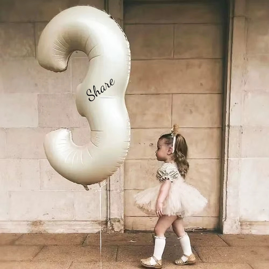 Personalisierte Herz Folienballons in Creme Beige für deinen Geburtstag oder dein Jubiläum von MicroPlush - Bild 3