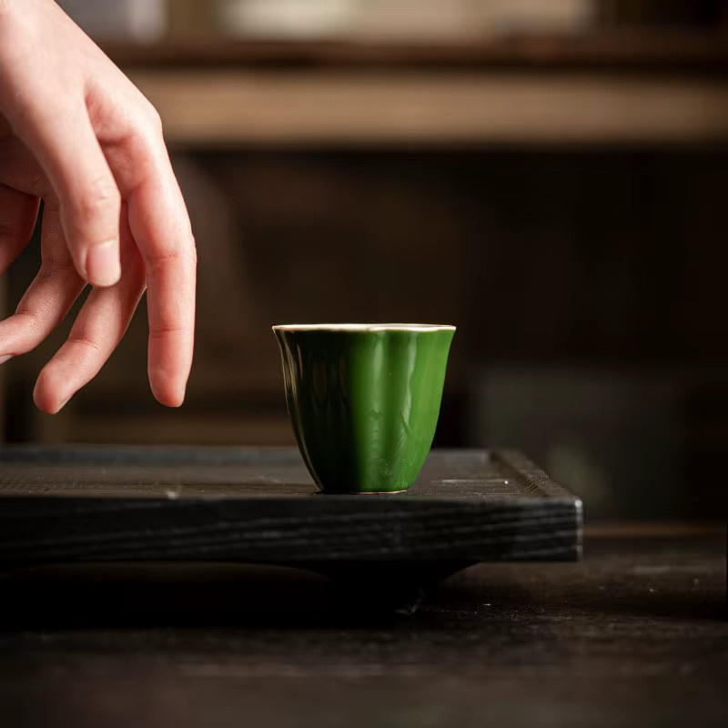 Smaragdgrüne Teetasse aus Keramik im Retro-Design für dein Kung-Fu-Teeset - Bild 3