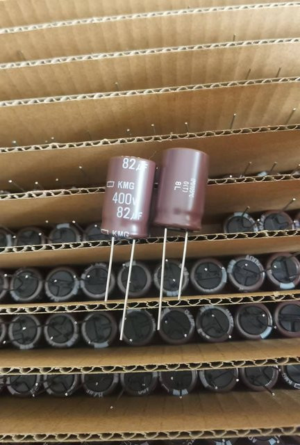 Chemi-Con KMG 400 V82UF Elektrolytkondensator 82 µF 400 V 16 x 25 mm - Bild 1