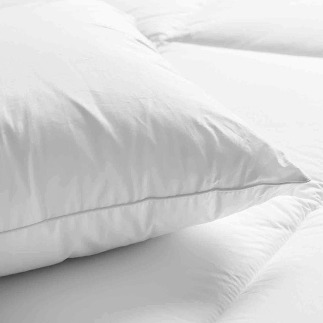 bertsch Hotelwäsche Hybrid 3-Kammer-Kopfkissen aus Baumwolle mit Daunen und Polyester, weiß, B: 40 cm, L: 80 cm - Bild 1