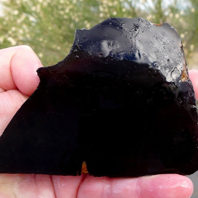 Natürliche Obsidian-Scheibe von CrystalHola in Schwarz, runde Stein-Dekoration für Tischdekoration und Halloween - Bild 1