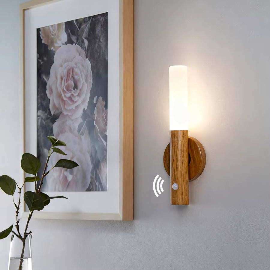 YNL Magnetische LED-Wandleuchte aus Holz mit Bewegungsmelder und 360 Grad Rotation, wiederaufladbares Nachtlicht in Weiß mit warmweißem Licht - Bild 2