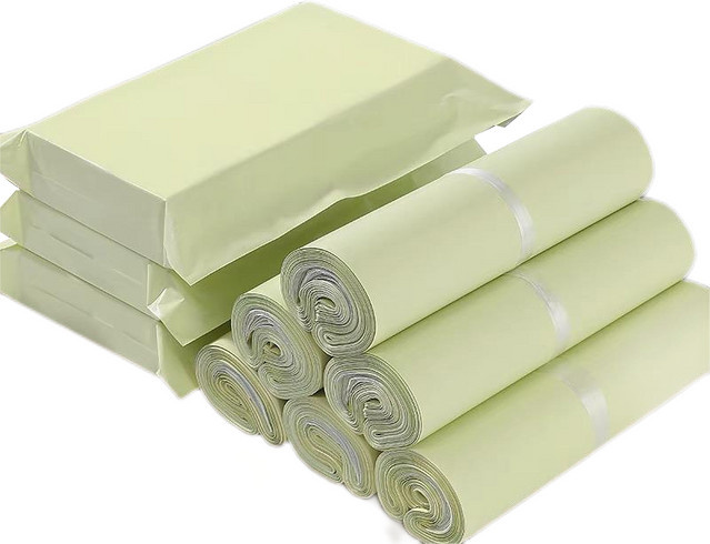50 Stück Versandtaschen aus undurchsichtigem PE-Kunststoff mit Selbstklebe-Dichtung in Creme Aprikose/Beige - Bild 1