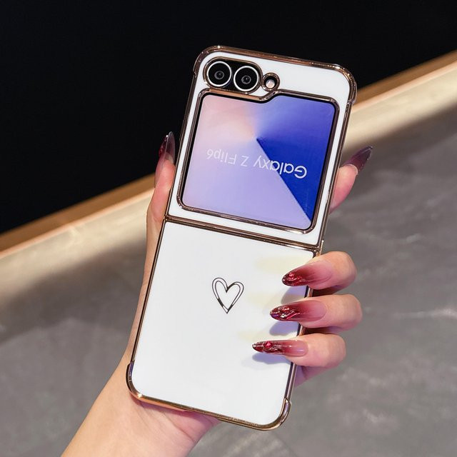 Weiche Silikonhülle mit Liebesherz für Samsung Galaxy Z Flip 5, Z Flip 6, Z Flip 7 und Z Flip7 FE in Weiß - Bild 1