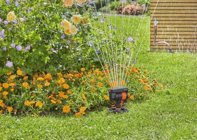 Gardena Sprinklersystem Start-Set Pipeline mit Viereckregner und Anschlussdose in Schwarz - Bild 2
