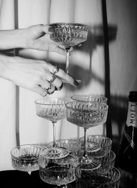 Vintage Champagnerglas Wandkunst Poster von Potdemiel in Schwarz-Weiß als Leinwandgemälde für Bar und Restaurant - Bild 1