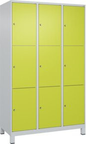 C+P Schließfachschrank Classic PLUS mit 3 Abteilen und Füßen, Viridingrün, B/T/H: 120 x 50 x 195 cm - Bild 1