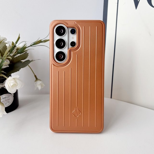 Stoßfeste Handyhülle mit 3D Koffer Streifen Design in Orange für Samsung Galaxy S23 Ultra, S24 Ultra, S25 Ultra und S26 Ultra mit Linsenschutz - Bild 1