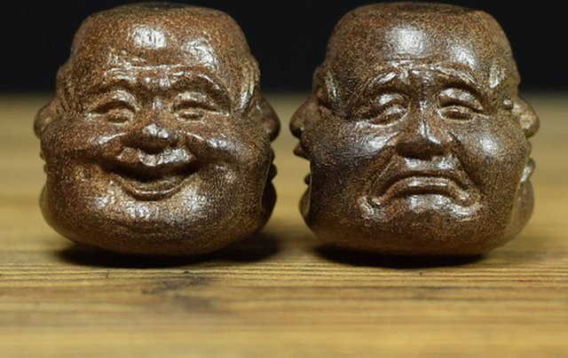 JETTING Buddha-Statue aus Holz mit vier Gesichtern in Braun als tibetische Dekoration für dein Büro oder Zuhause - Bild 1
