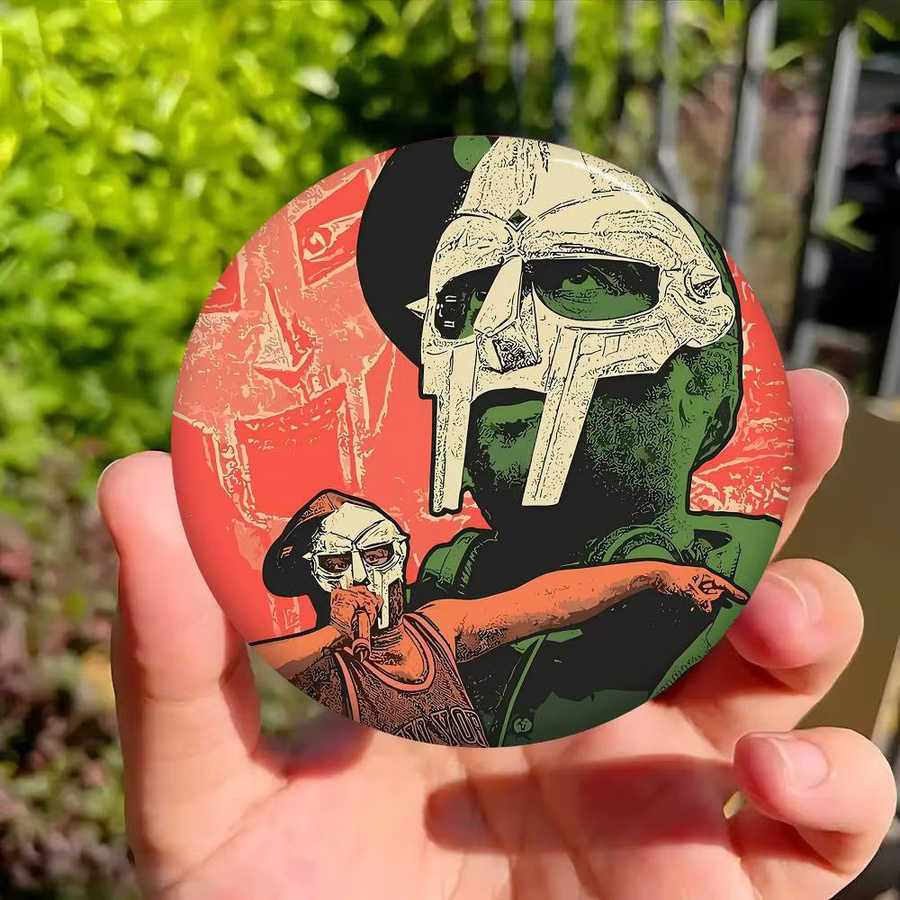 Kayou MF D-DOOM Musik-Pop-Album Button-Pins in Multicolor, runde Abzeichen mit den Größen Durchmesser: 32 mm, 44 mm und 58 mm - Bild 3