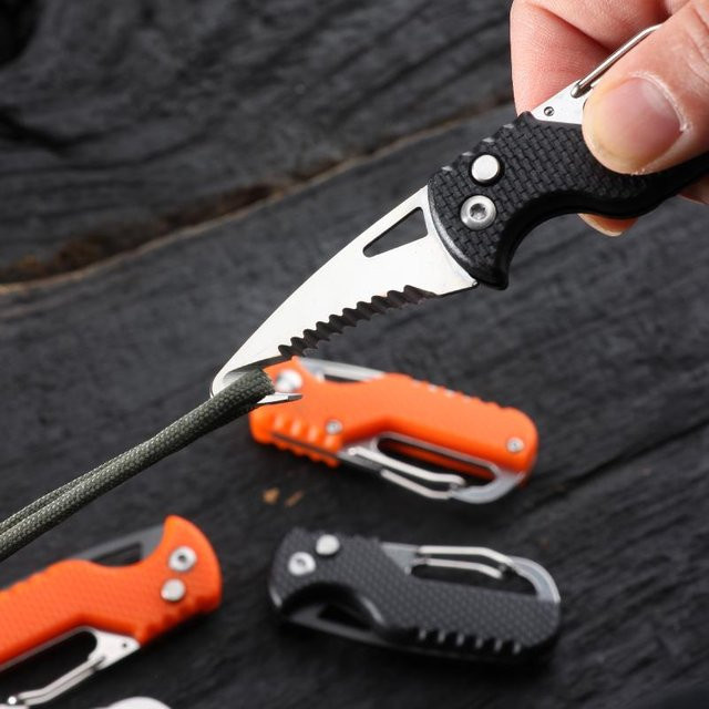 Multifunktionales gezahntes Hakenmesser aus Edelstahl in Schwarz als tragbarer Überlebensschneider für Outdoor und Camping - Bild 1