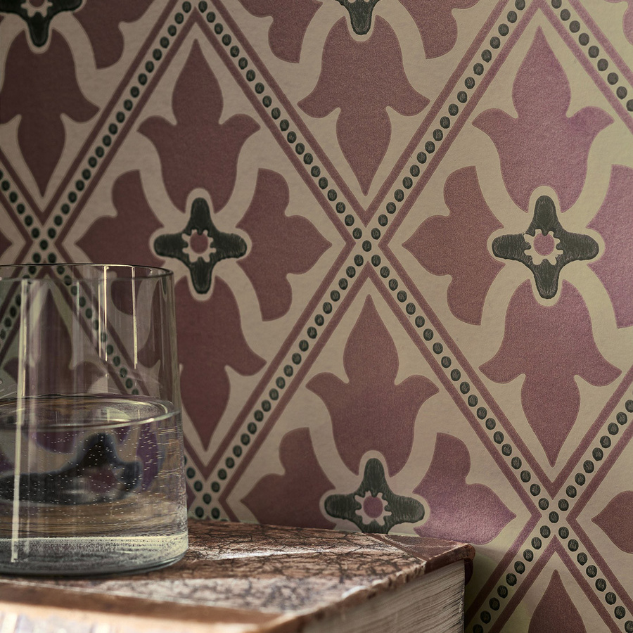 Little Greene Tapete Bayham Abbey Monarch in Rot, Lila und Pink mit geometrischem Vintage-Muster aus Vlies - Bild 1