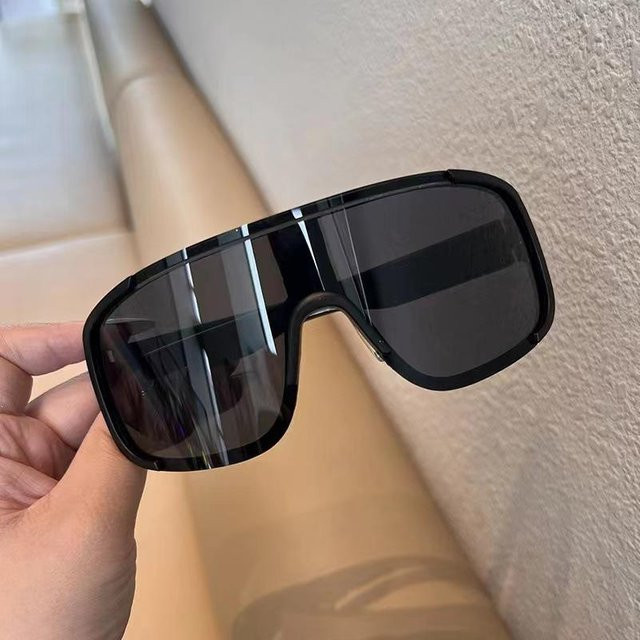 Yiran Health & Beauty Radsport-Sonnenbrille, square, Unisex, Kunststoff, black, Vollrand - Bild 1