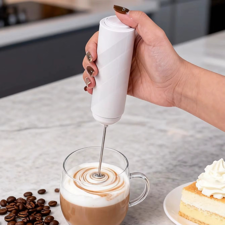 Elektrischer Milchaufschäumer und Mini-Mixer von XIADYINJIA mit Eierschläger für Kaffee und Espresso, 14000 U/min, Batteriebetrieben, Farben: Schwarz oder Weiß - Bild 1