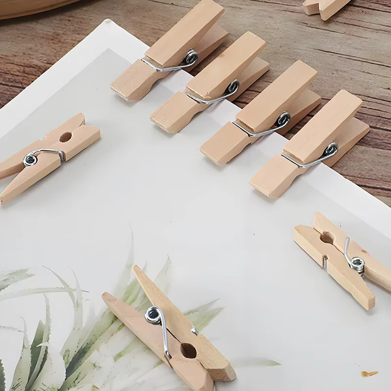 Mini Holz-Wäscheklammern in Braun für Fotos und DIY-Projekte, 50 Stück - Bild 3