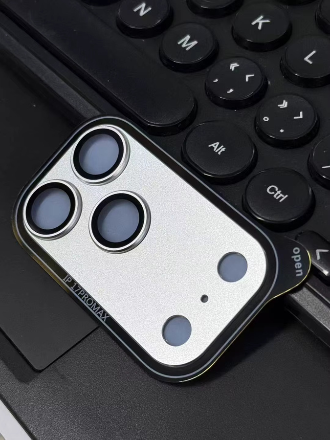 HD Armor Kamera-Objektivschutz für iPhone 17 Pro und 17 Pro Max aus Aluminium und gehärtetem Glas in Silber - Bild 2