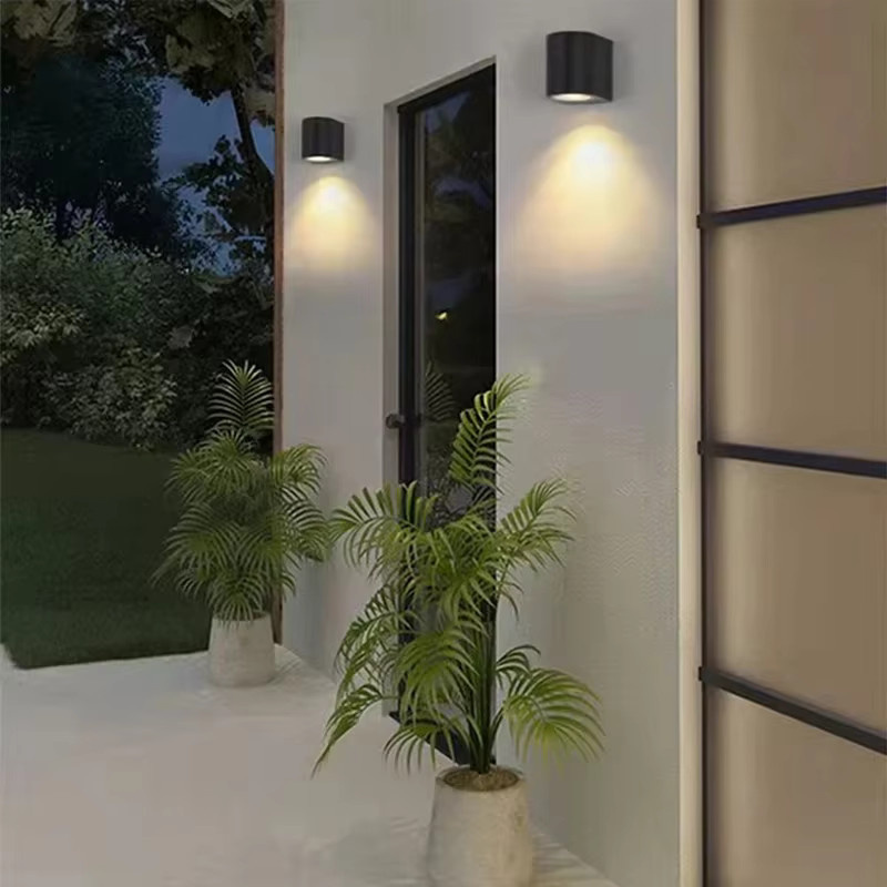 OSABO LED Außenwandleuchte in Schwarz, IP65 wasserdichte Up-Down Wandlampe für Garten und Veranda, modernes Zylinder-Design mit warmweißem Licht - Bild 4