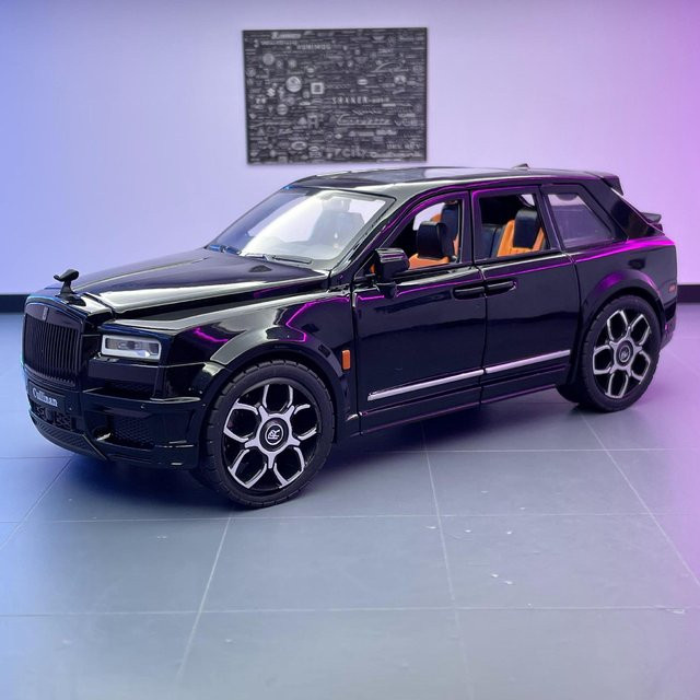 MAKEDA Rolls Royce SUV Cullinan, Auto Modell, 1:20, Metall, mit Licht und Sound - Bild 1