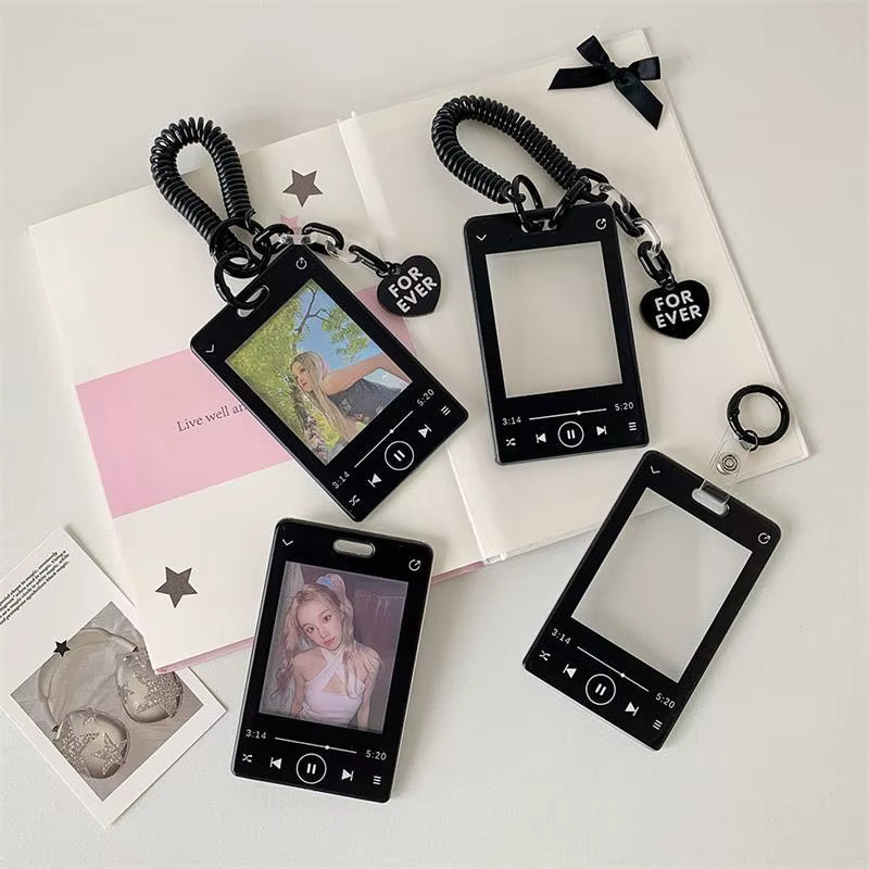 CHENJ Photocard Halter mit Schlüsselanhänger in Schwarz aus Kunststoff - Bild 2
