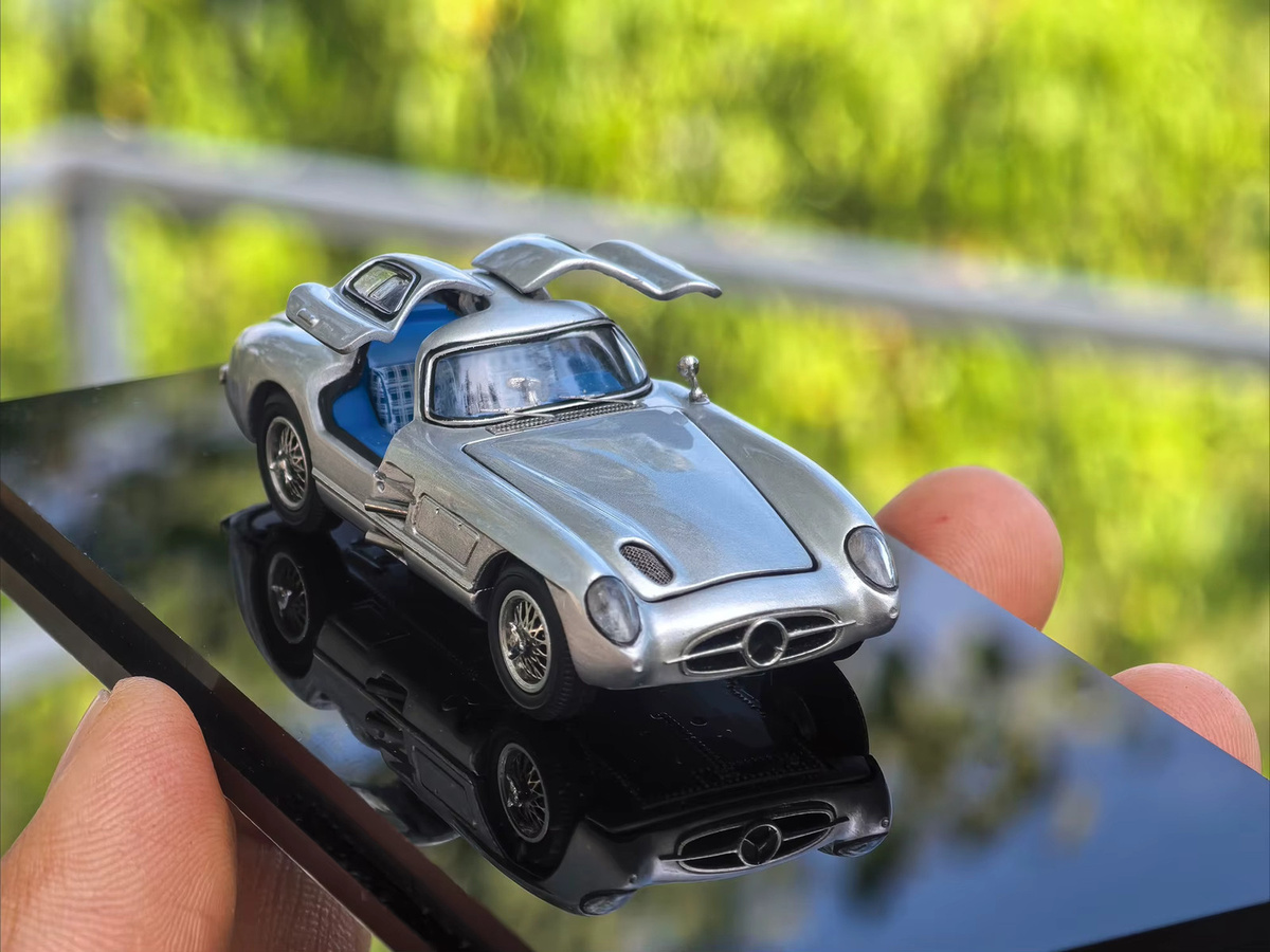 YS SL-Klasse Mk1 300 SLR 1955 Uhlenhaut Coupé, Modellauto, 1:64, Silber - Bild 4