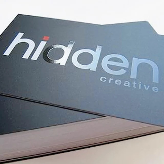 Personalisierte Visitenkarten mit UV-Druck in HD-Qualität, bunt bedrucktes 300 g Kunstdruckpapier, Farben: Bunt und Schwarz - Bild 1