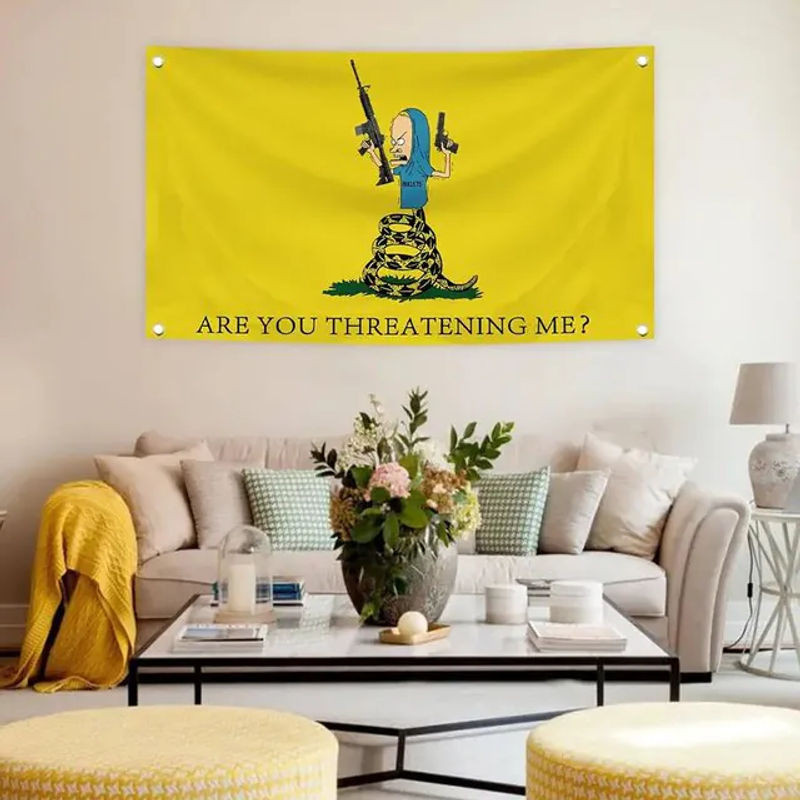 VIKAMA Beavis Meme Wandteppich aus Polyester in Gelb mit Typografie Are You Threatening Me? Rechteckiger Wandbehang für deine Dekoration B/H: 60 x 40 cm - Bild 1