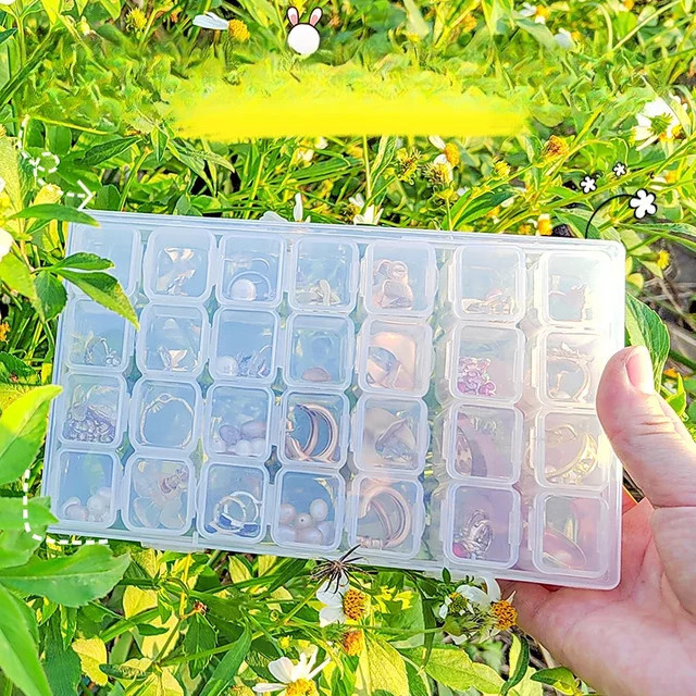 Transparente Mehrzellen-Aufbewahrungsbox aus Kunststoff für Schmuck wie Ringe, Ohrringe und Nägel - Bild 1