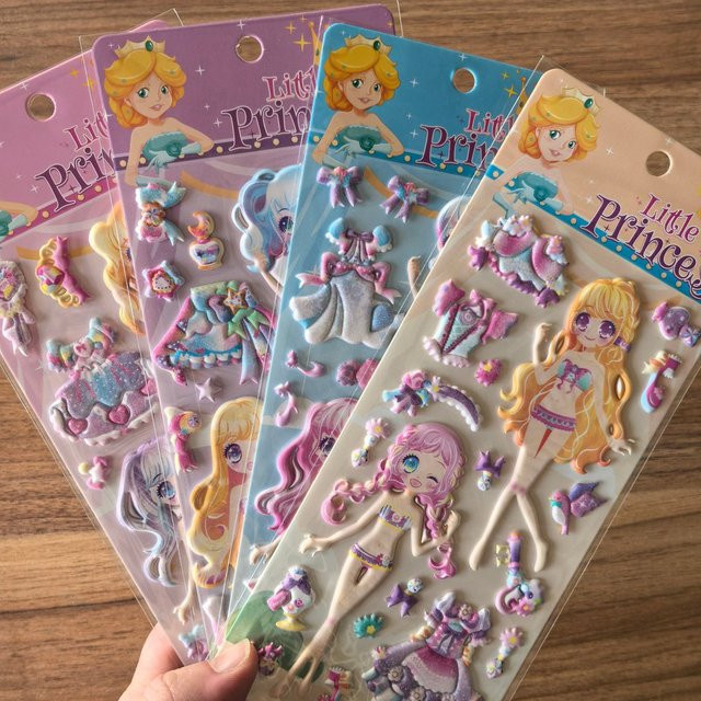 4 Bögen kleine Prinzessinnen-Aufkleber in Gold und Multicolour von Golden Memory Stickers Store für DIY-Bastelarbeiten und Dekorationen - Bild 1