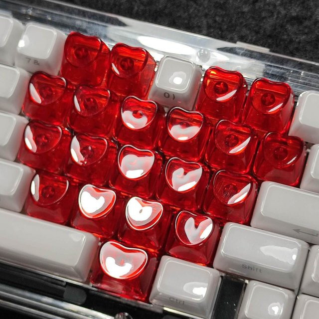 21er Set Liebes-Tastenkappen für mechanische Tastaturen in Rot, seitlich graviert und durchscheinend, passend für 60/61/68/104 Tastaturen, Gaming-Tastatur-Zubehör - Bild 1