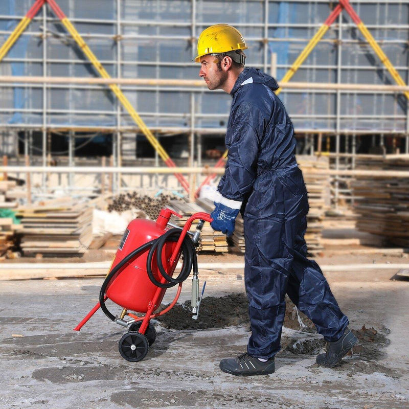 Buying Solutions MB Sandstrahler mit 38 l Fassungsvermögen in Rot inklusive Keramikdüse, Manometer und Gummirädern - Bild 5