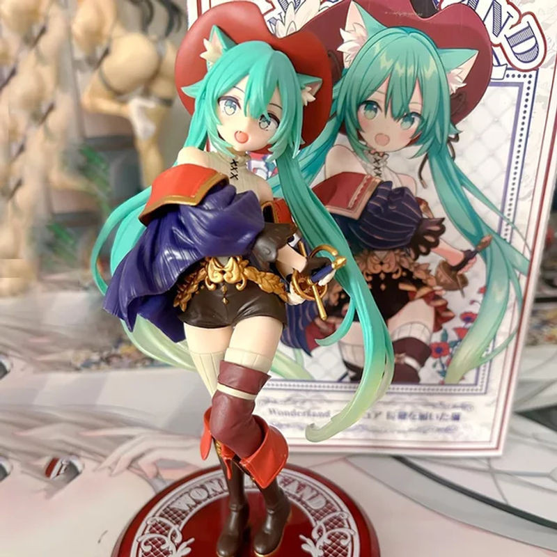 Taito Hatsune Miku Figur Wunderland Kater in Stiefeln Anime Action Figur mehrfarbig aus Kunststoff - Bild 1