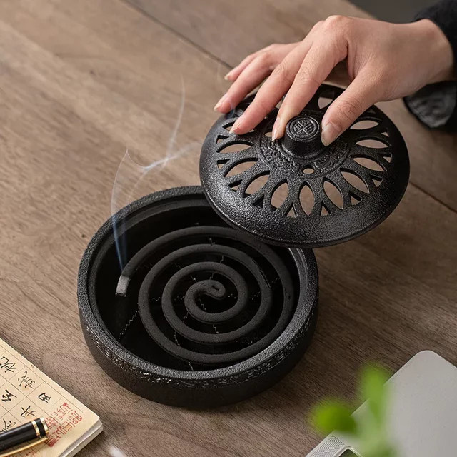 Handgefertigtes Rückfluss-Räuchergefäß aus Keramik mit Deckel und Tablett für Aromatherapie, Meditation und Yoga - Bild 1