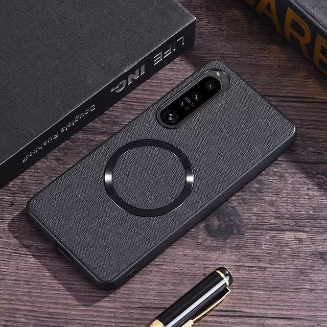 MagSafe Magnetische Silikon Schutzhülle für Sony Xperia 1 VI 10 VI 5V 10V 1V 1IV 5IV 10IV 1III 10III 5III in Schwarz - Bild 1