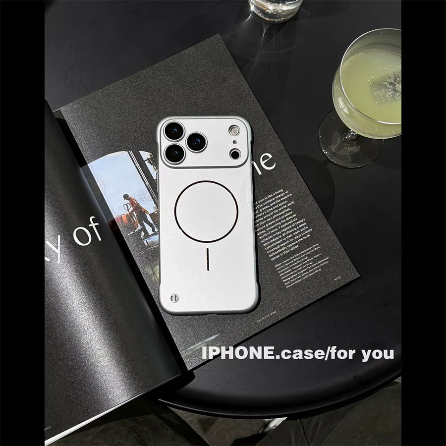 Rahmenlose magnetische MagSafe Handyhülle für Apple iPhone 17, 16, 14, 13, 12 Pro Max mit Kameraschutz in Schwarz - Bild 4