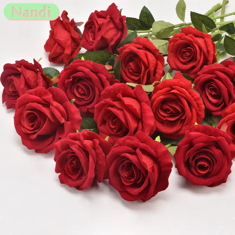 10 Stück künstliche Samt-Rosen von NANDI in Rot und Blau für deine Hochzeits-, Party- und Tischdekoration - Bild 2