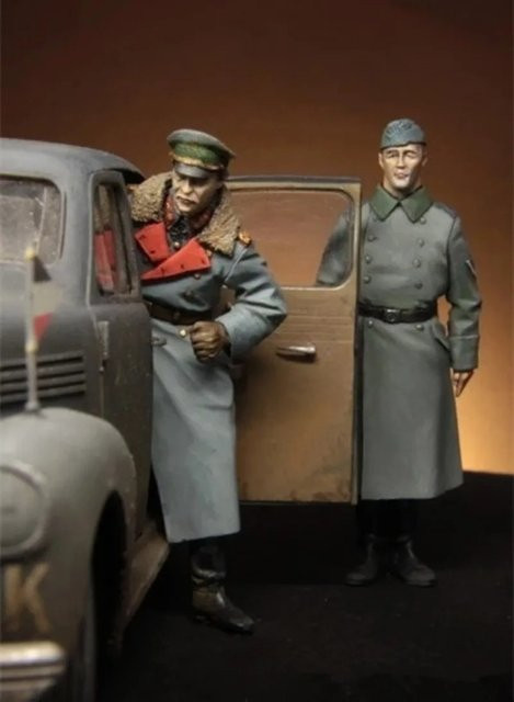 BAANFU Szenenmodell General und sein Fahrer, Bausatz, 1:35 Maßstab - Bild 1
