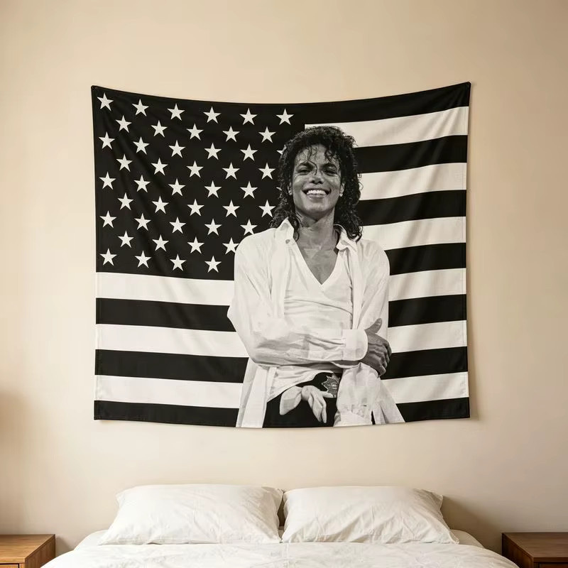 VIKAMA Wandteppich Michael Jackson mit amerikanischer Flagge, Retro Pop-Star Wandbehang in Multicolour, Rechteckige Wandkunst für dein Schlafzimmer oder Musikzimmer, Breite: 60 cm, Höhe: 40 cm - Bild 4