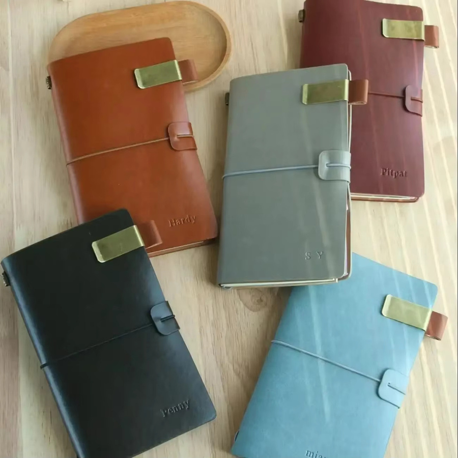 Takeoak Vintage Leder Notizbuch A6 in Rot mit Stifthalter und Geldkartenhüllen als Reisejournal und Skizzenbuch - Bild 3