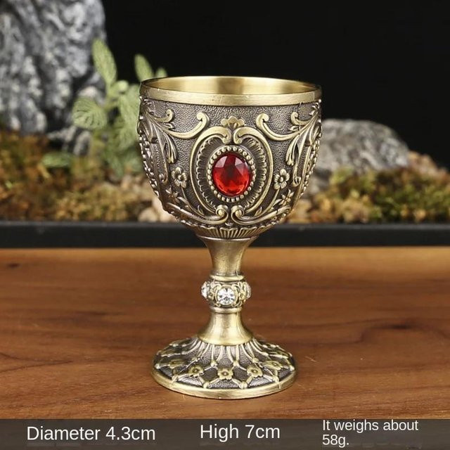 DHDH Vintage Kelch im mittelalterlichen Stil aus Metall, handgraviertes Weinglas in Bronze und Gold für Heimbar und Dekoration - Bild 1