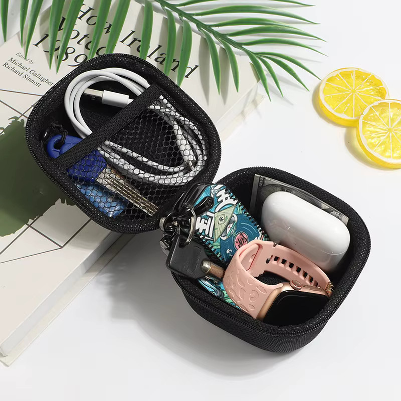 SAFENH Tragbare Mini 3C Hard Shell Aufbewahrungstasche aus Kunstleder für Kopfhörer und Digital Gadgets in Schwarz - Bild 2