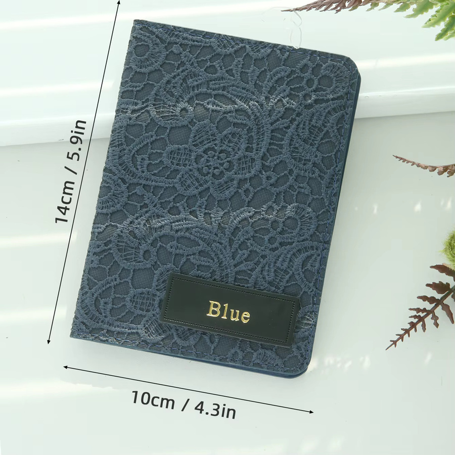 Maßgefertigter Passhalter mit Heißprägung des Namens von takeoak als elegante Reisebrieftasche und Dokumentenhalter in Blau - Bild 2