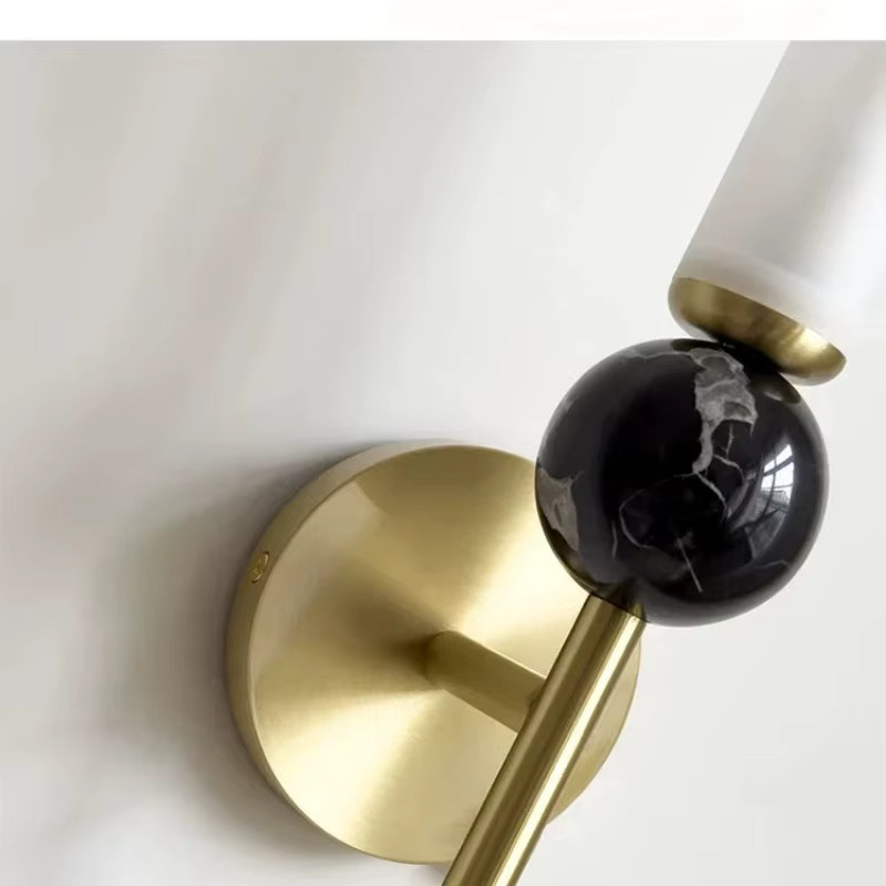 Nordische minimalistische Wandleuchte aus Messing und Marmor in Gold/Weiß mit G9 LED-Leuchtmittel für Wohnzimmer, Schlafzimmer und Treppenhaus - Bild 2